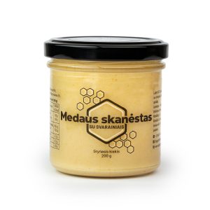 Medaus skanėstas su svarainiais